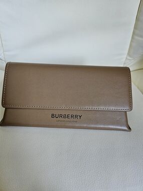 BURBERRY Camel Brown Soft Faux Leather Eyeglasses Sunglasses Magnetic Case